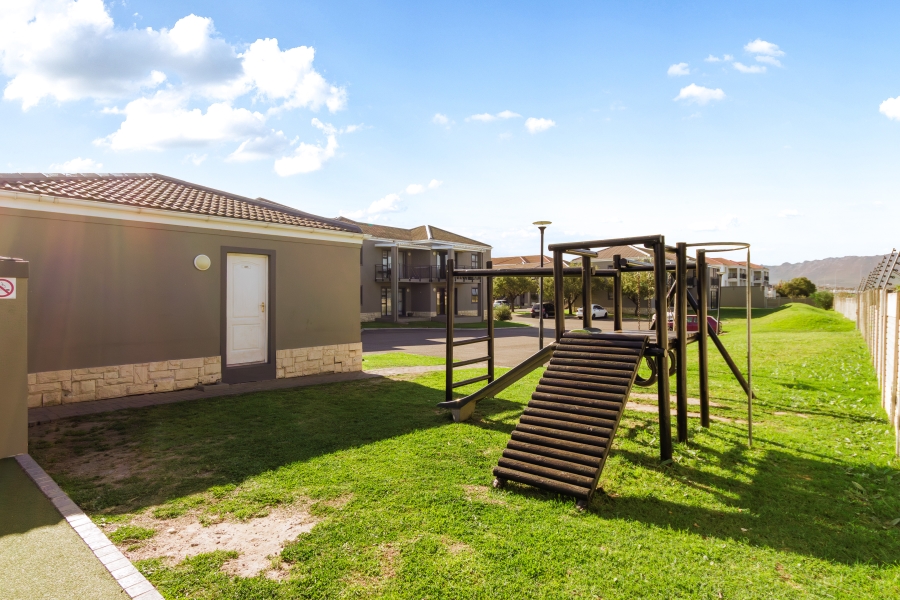 2 Bedroom Property for Sale in Heritage Park Western Cape